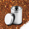 Produktbild Harissa mit Dose im Vordergrund
